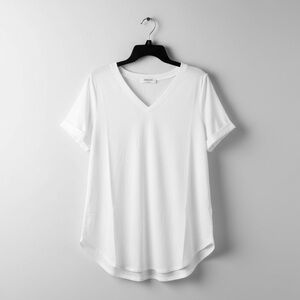 NWT Zenana White V-Neck Tee Size M Soft Stretch Basic Everyday Top